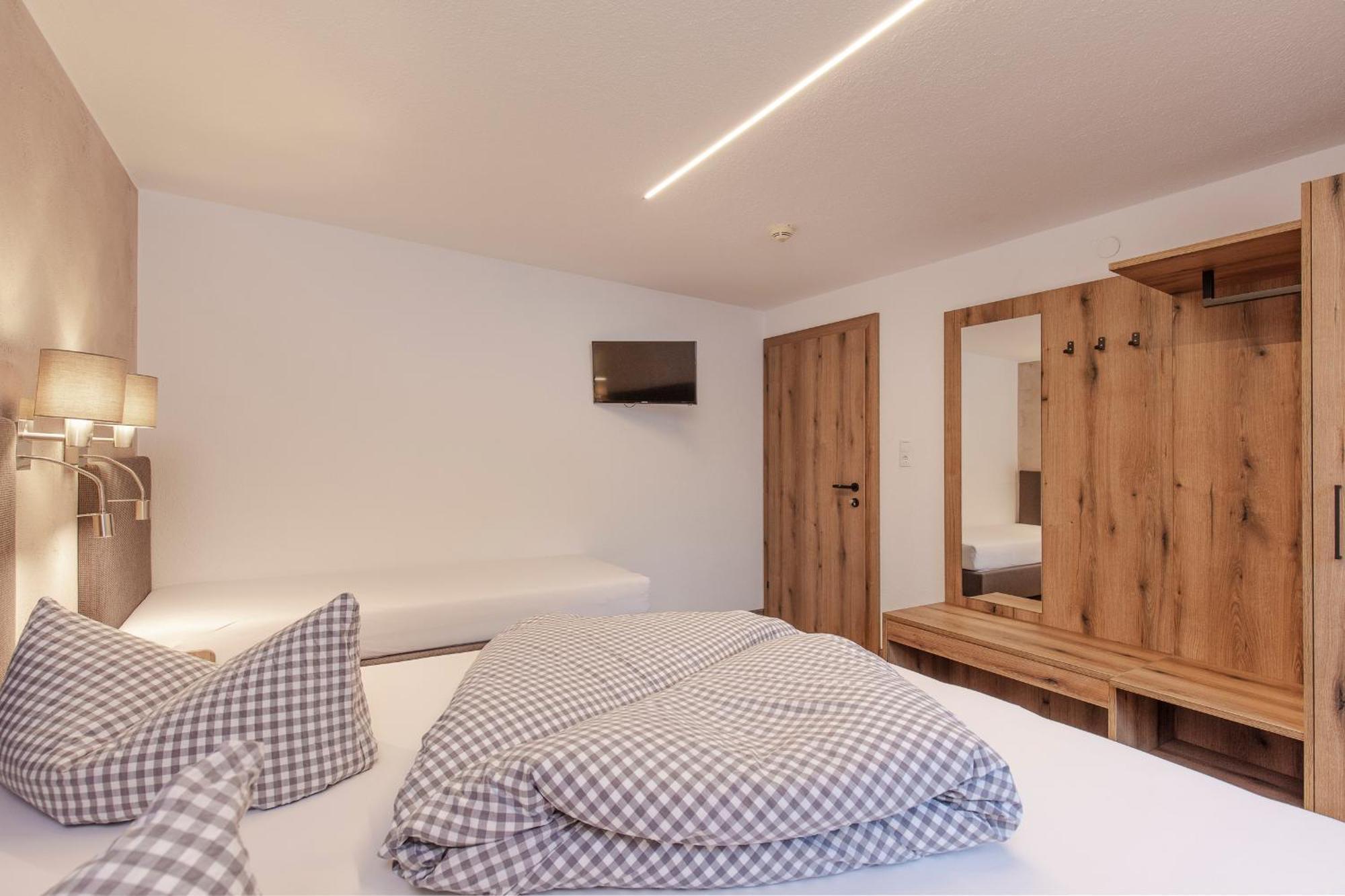 Hotel Garni Schoenblick Solden Ngoại thất bức ảnh