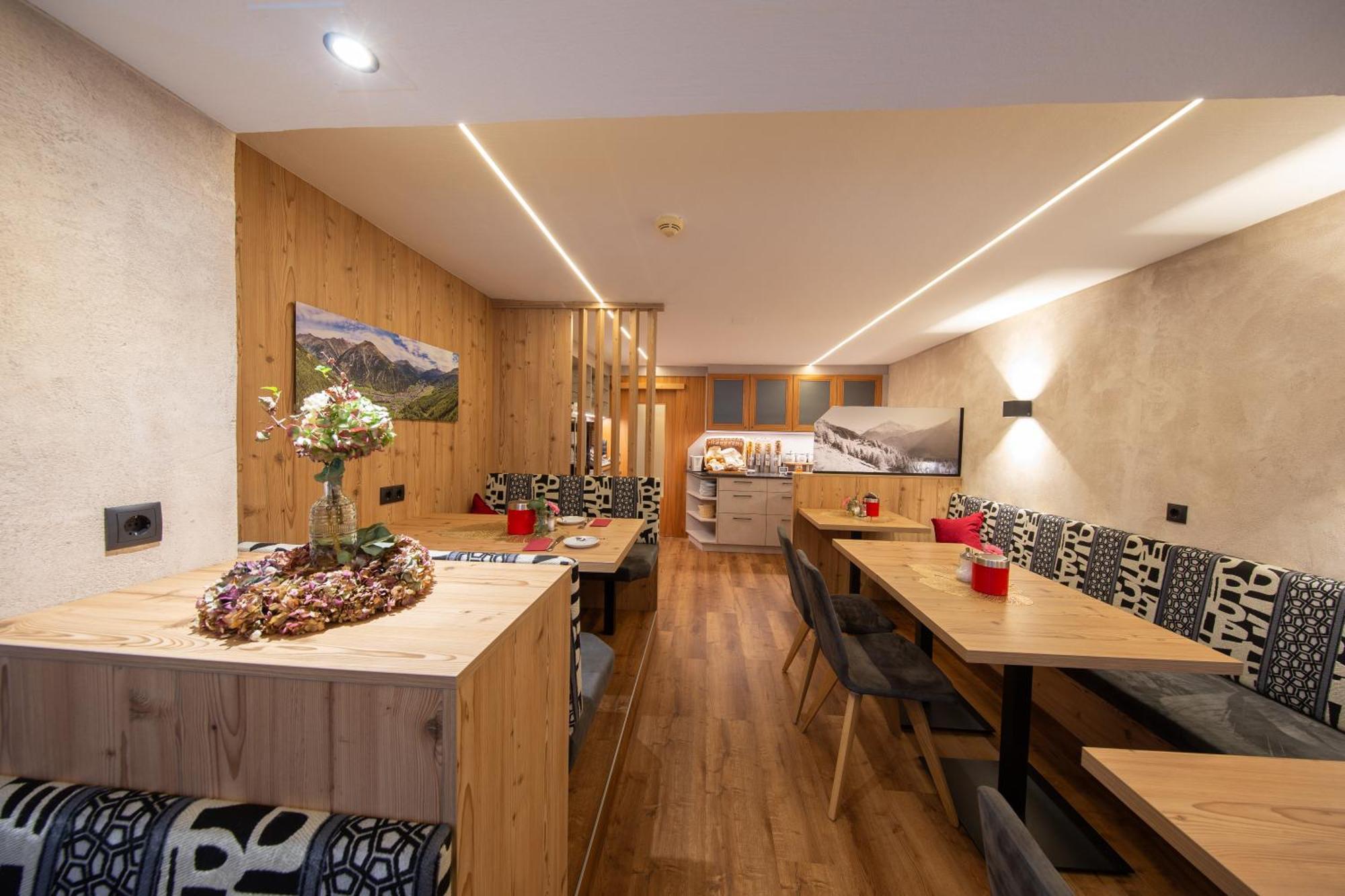 Hotel Garni Schoenblick Solden Ngoại thất bức ảnh