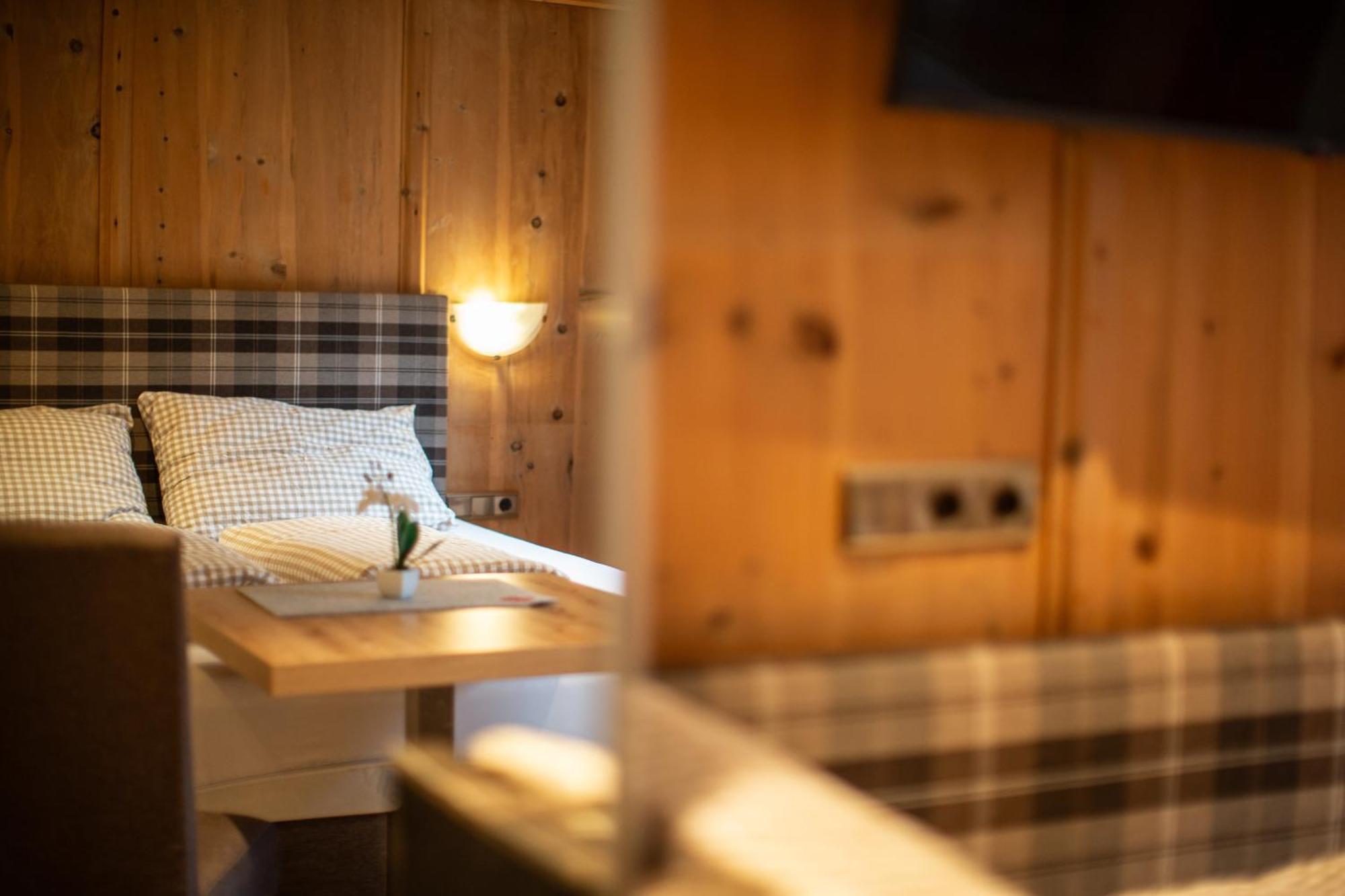 Hotel Garni Schoenblick Solden Ngoại thất bức ảnh