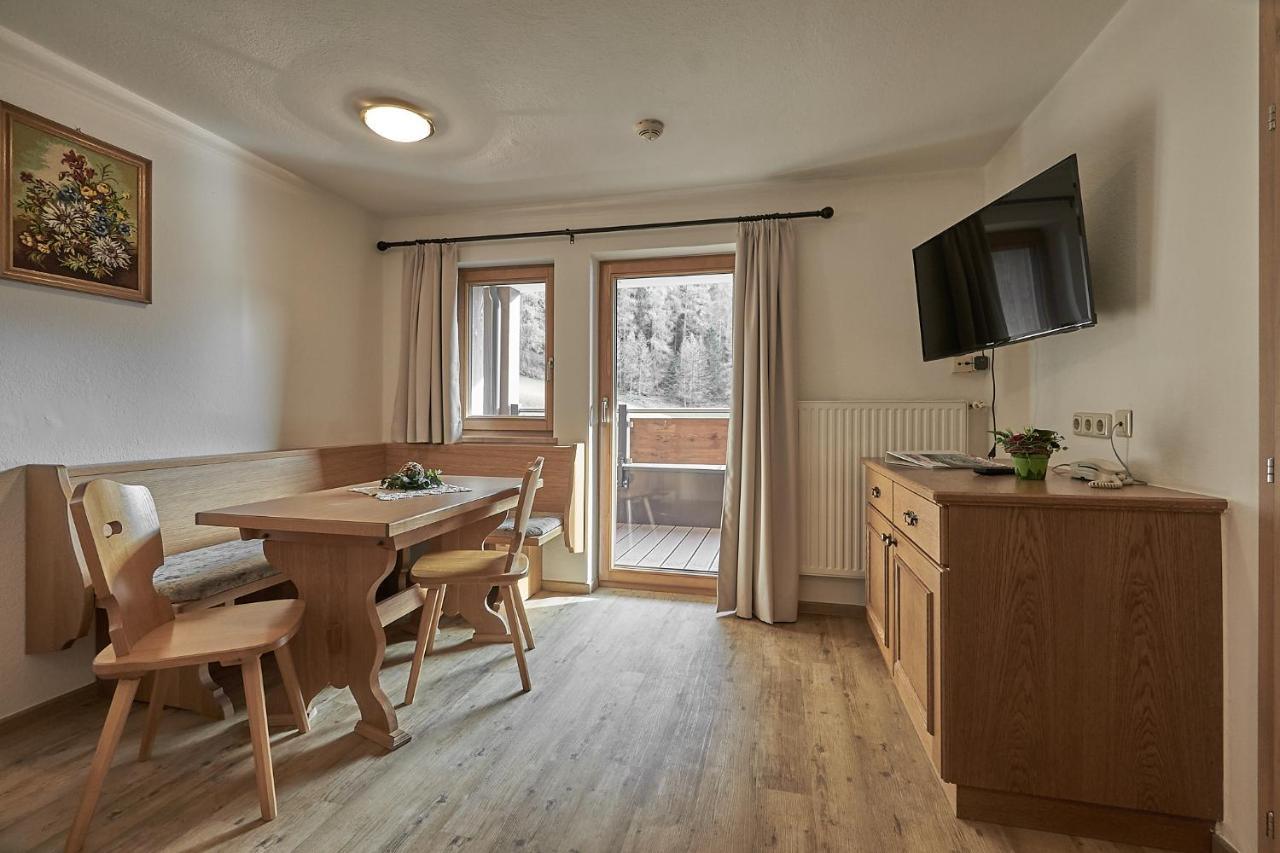 Hotel Garni Schoenblick Solden Ngoại thất bức ảnh